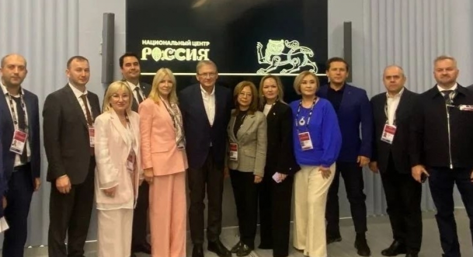 Председатель российской части Российско-Китайского комитета дружбы, мира и развития Борис Титов провёл встречу с послами Комитета, в ходе которой стороны обсудили перспективы дальнейшего развития российско-китайского взаимодействия.