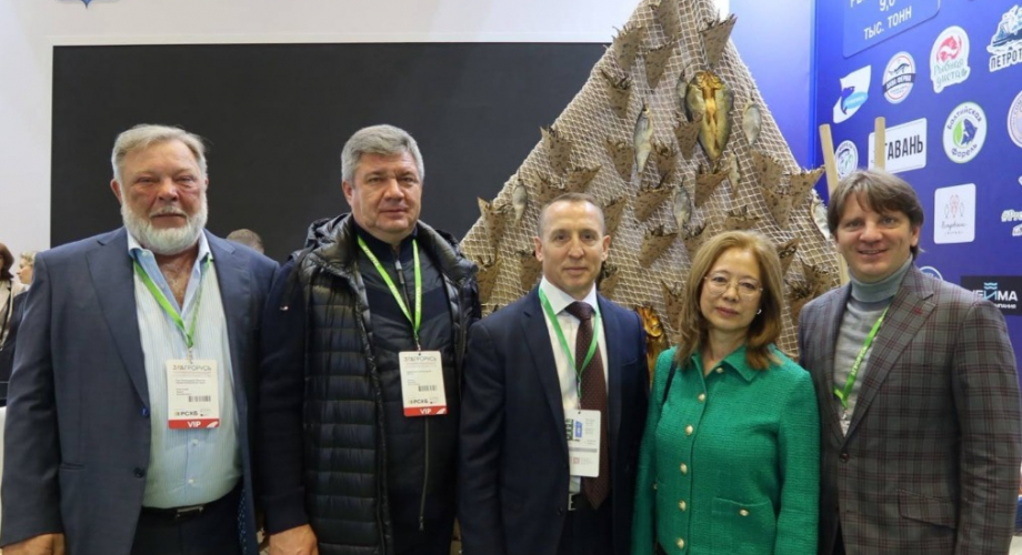 Уполномоченный по защите прав предпринимателей в Ленинградской области Елена Рулева посетила международную отраслевую выставку «Агрорусь-2026»