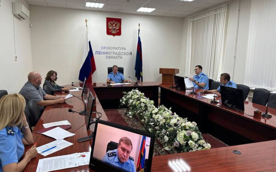 Совместный прием Елены Рулевой и прокурора Ленинградской области.