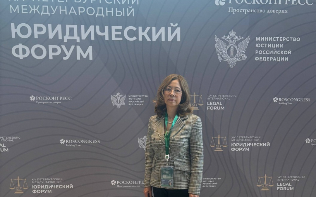 В заключительный день Петербургского международного юридического форума 2026 Елена Рулева посетила секцию «От закона к практике: право и ответственность цифровых платформ и их пользователей».